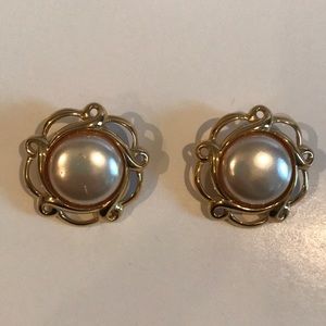 Gold and pearl earrings